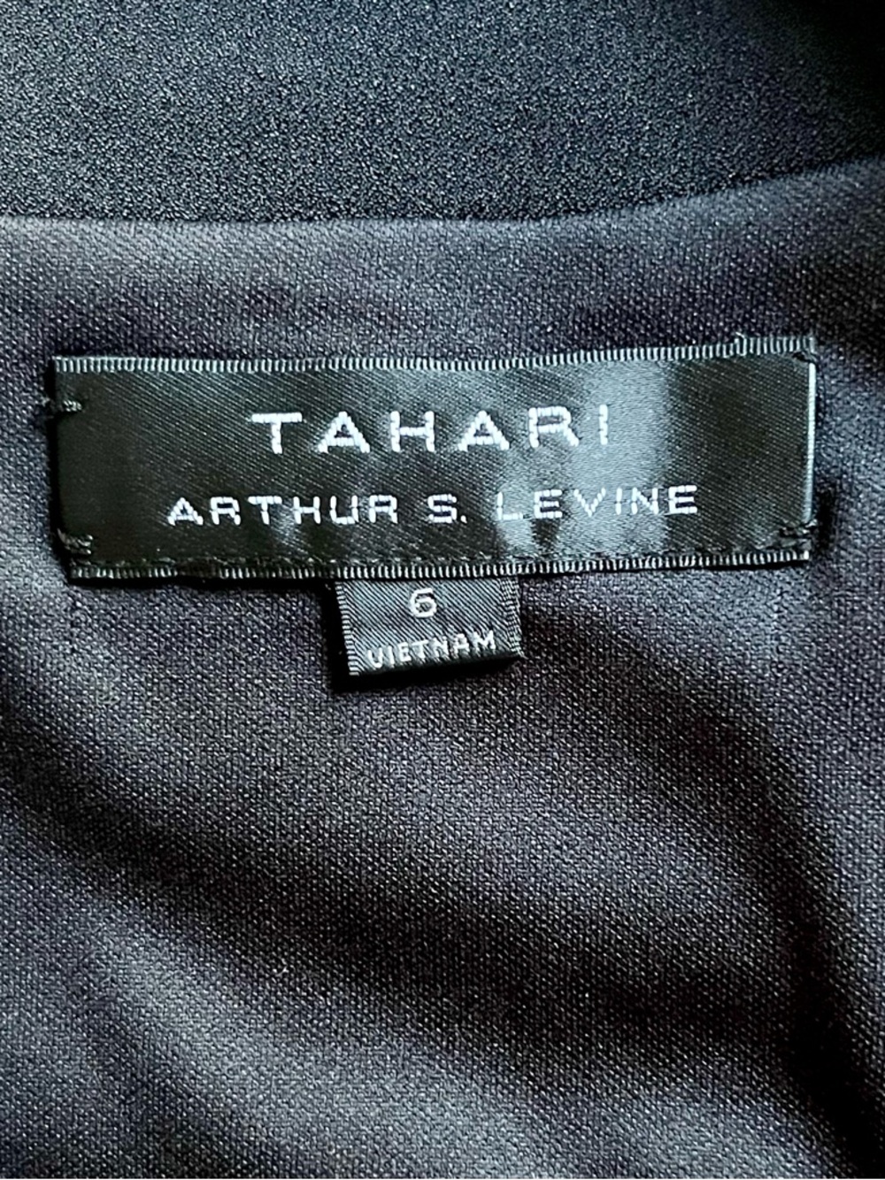 Tahari Cap Sleeved Black Dress With Gold Embellishments at Waist SZ 6 NWOT - Picture 8 of 8